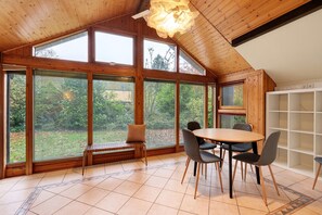 Dining - Danish Tiny House Brekendorf with Mountain View, Private Terrace and Wi-Fi (Brekendorf)