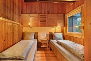 1 bedroom, free WiFi, bed sheets - Danish Tiny House Brekendorf with Mountain View, Private Terrace and Wi-Fi (Brekendorf)
