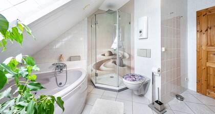 Apartment 'Fewo Energiepunkt Am Planitzwald' with Private Terrace, Private Garden and Wi-Fi