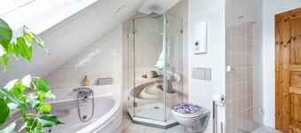 Apartment 'Fewo Energiepunkt Am Planitzwald' with Private Terrace, Private Garden and Wi-Fi