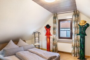 1 bedroom, bed sheets