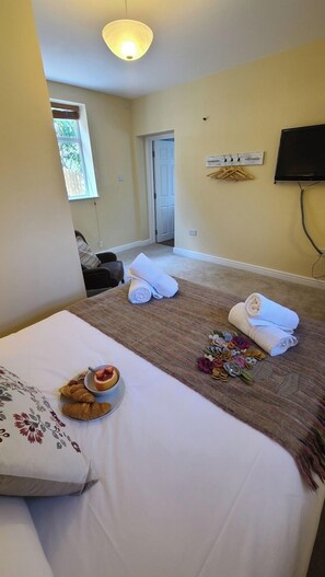 1 makuuhuone, silitysrauta/-lauta, ilmainen Wi-Fi