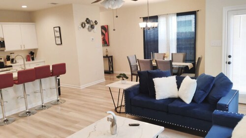 Geaux to Mike The Tiger Retreat Near LSU -  CB1021