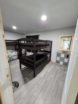2 bedrooms, iron/ironing board, WiFi, bed sheets