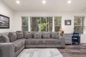 TV - New Listing! Beautiful new construction Sutton lake area home. Sister home also available next door (Florence)