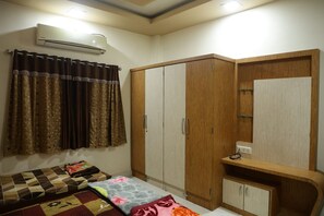 Kamar Quadruple Deluks | Kedap suara, Wi-Fi gratis, dan seprai linen