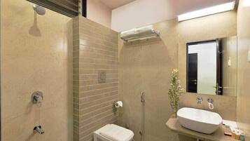 Basic Single Room | Bathroom | Shower