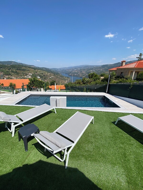 Ulkouima-allas, lämmitetty uima-allas