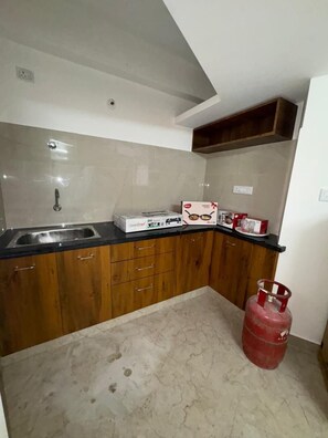Microwave - White Stone Apartments (Bengaluru)