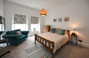 4 chambres, fer et planche à repasser, Wi-Fi gratuit, draps fournis