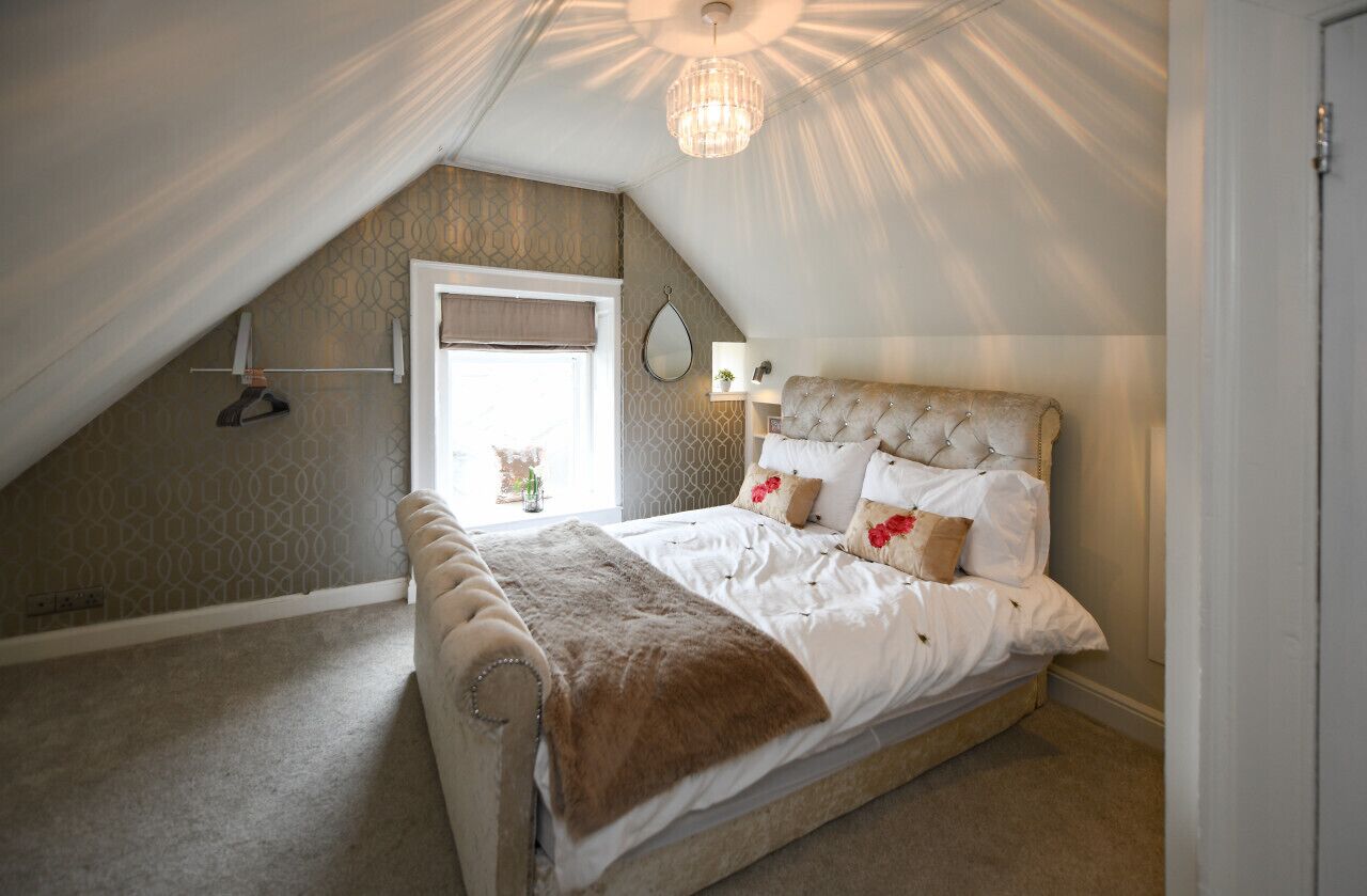 4 bedrooms, iron/ironing board, free WiFi, bed sheets