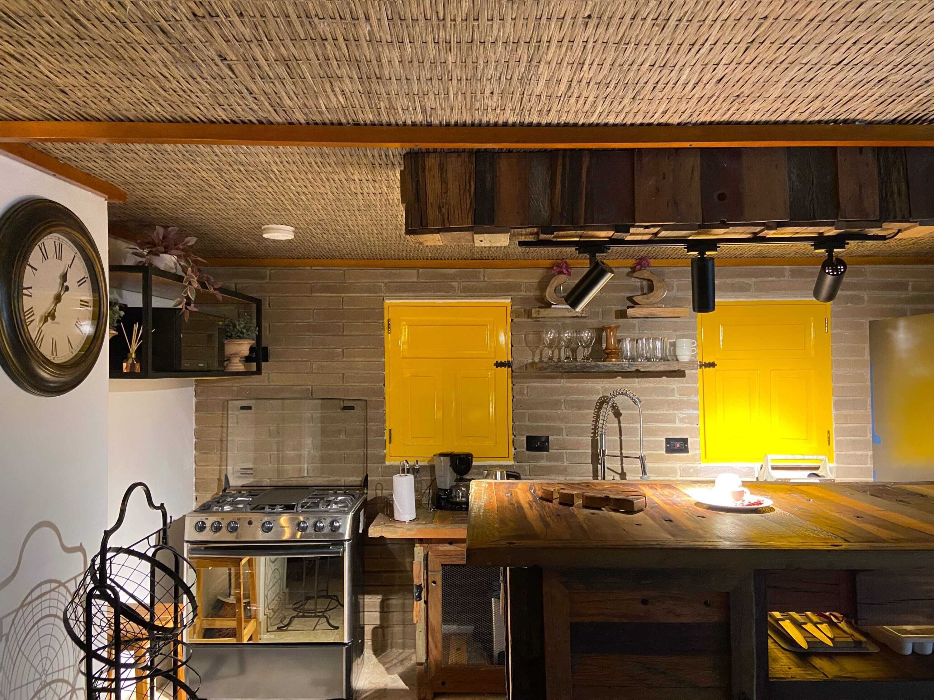 冰箱、微波炉、烤箱、炉灶