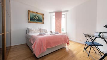 2 chambres, coffres-forts dans les chambres, bureau