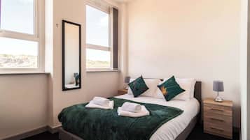 1 bedroom, desk, iron/ironing board, WiFi