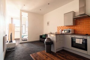 Fridge, microwave, oven, stovetop - Bright & Modern 1 Bed Apartment in Blackburn Centre (Blackburn)