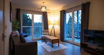 Convenient 2 Bedroom Apartment in Crawley