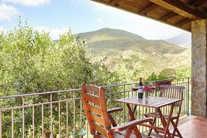 Room, Hill View | In-room safe, free WiFi, bed sheets - agriturismo i moresani (Casal Velino)