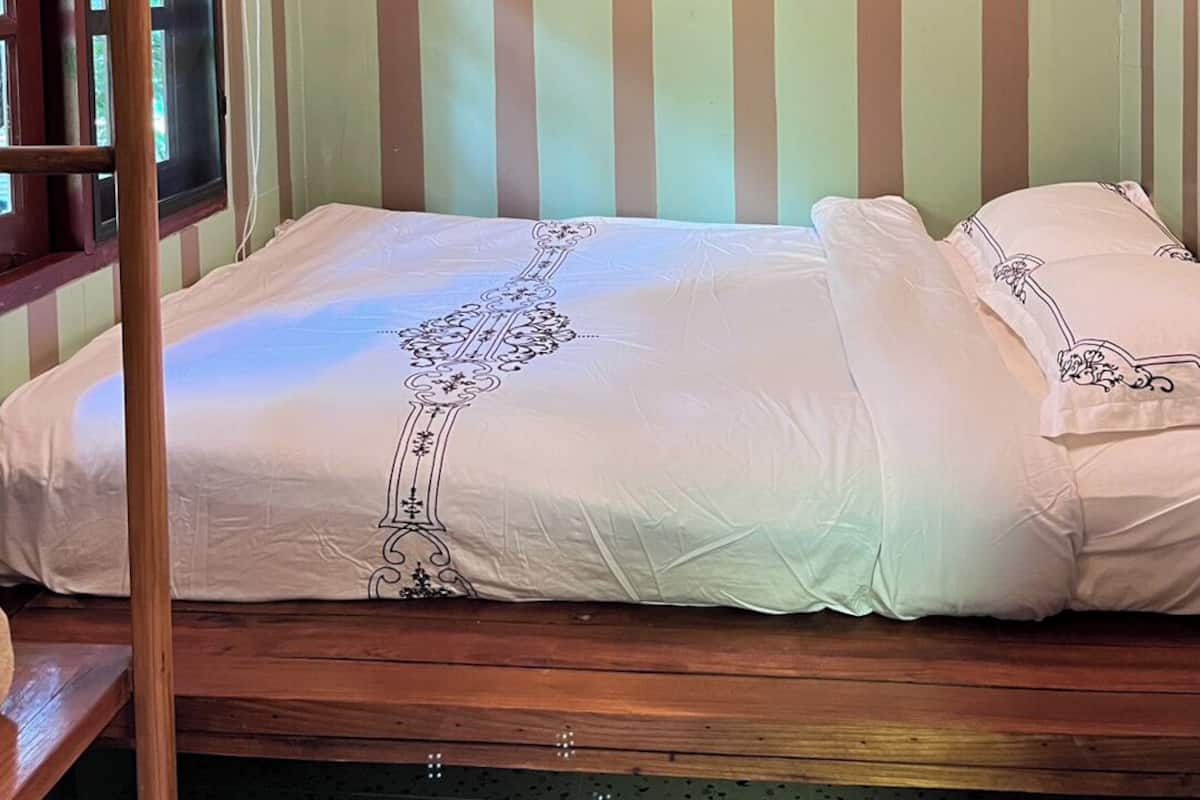 Deluxe Cottage | 2 bedrooms, free WiFi, bed sheets