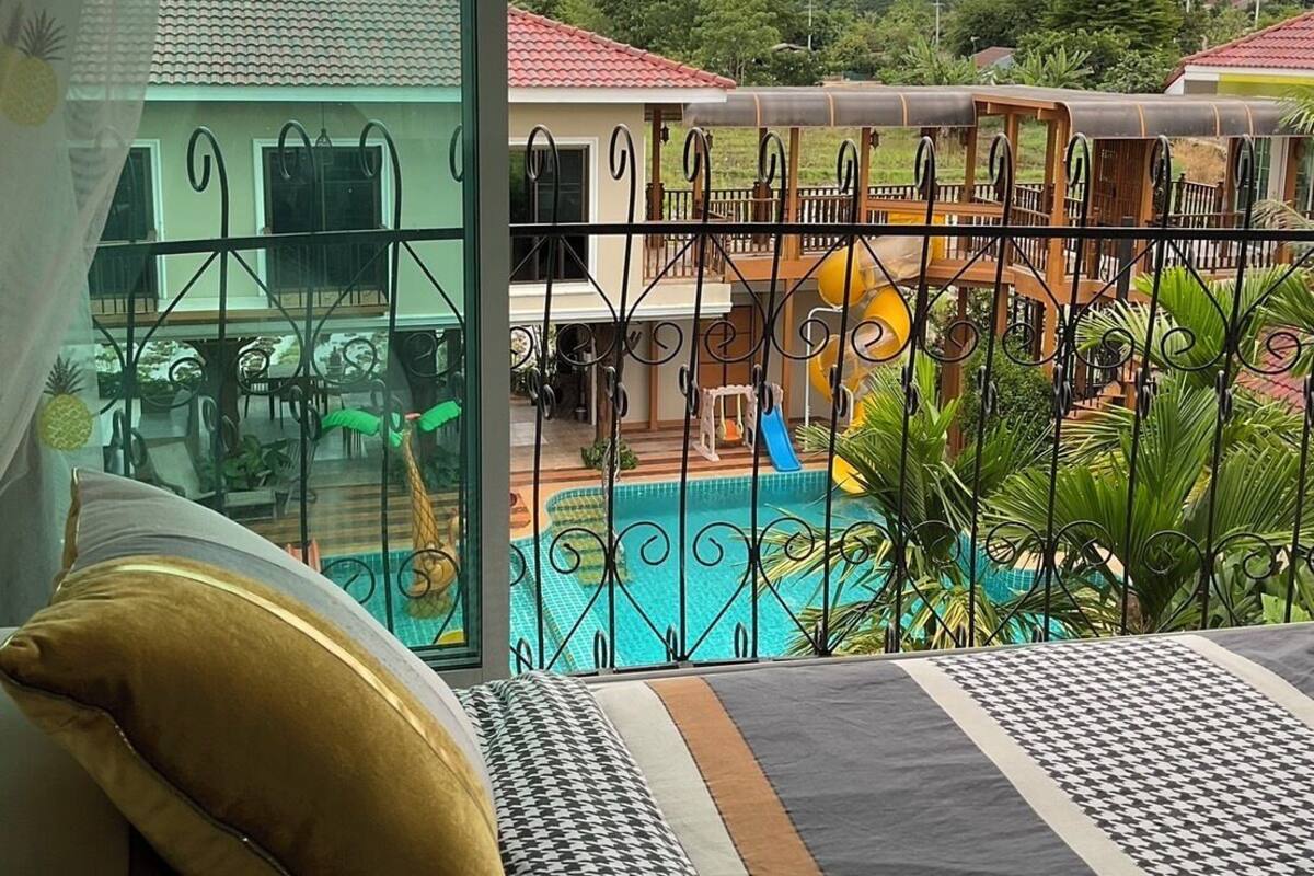 Deluxe Pool & Lake View Room R16 | 免費無線上網、床單