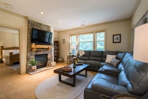 TV, fireplace, DVD player, offices