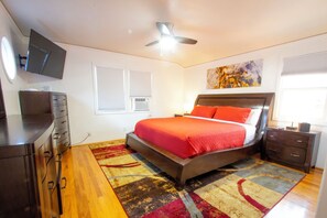 4 soverom, strykejern/-brett, reiseseng for barn og wi-fi (inkludert)