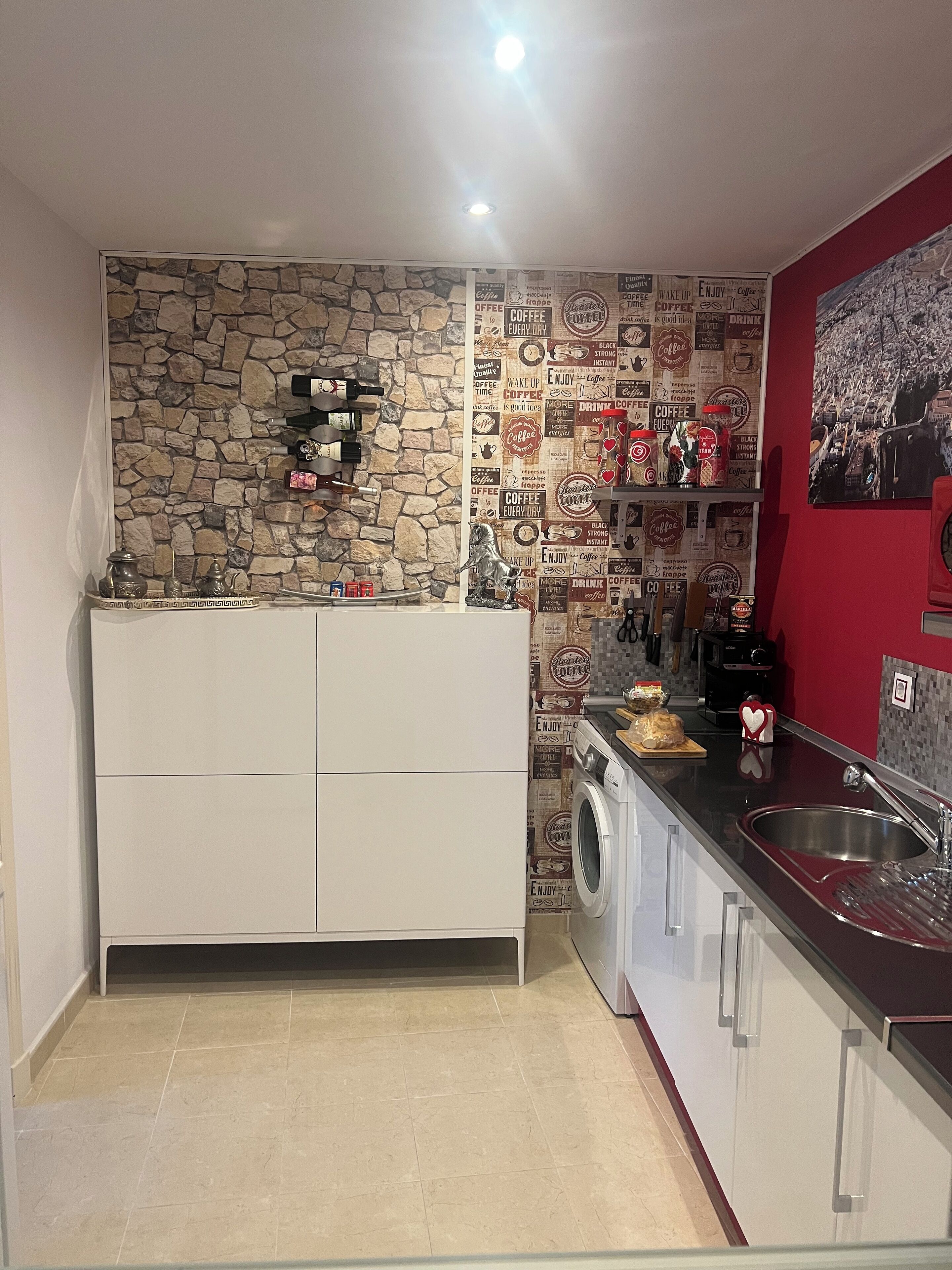 Kühlschrank, Mikrowelle, Ofen, Herdplatte