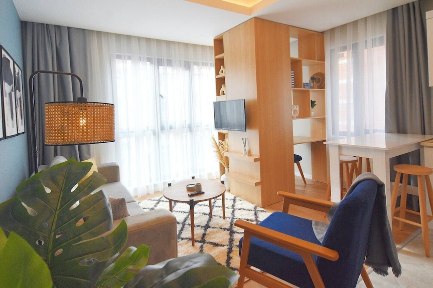 Brand New Apt With 2 Beds & Office - Istanbul
