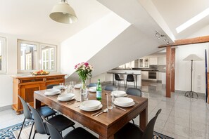 Departamento Deluxe | Servicio a la habitación