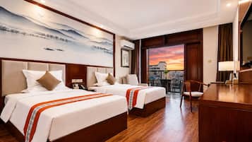 Escritorio, wifi gratis y ropa de cama