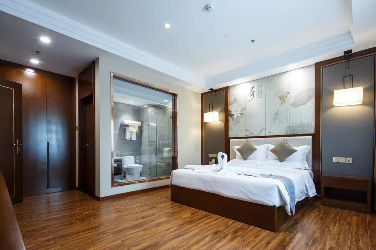 Junior Suite, 1 Bedroom, City View | Living area