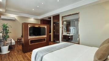 Family Room, City View | Televisyen