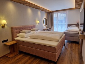 3 bedrooms, WiFi, bed sheets - Modern, newly renovated Apartment in the heart of Ischgl (Ischgl)