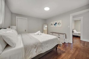 3 室のベッドルーム、アイロン / アイロン台、WiFi、ベッドシーツ