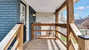 Unclassified image, 5 of 25, button - Spacious unit near Downtown and Bourbon Trail! (Louisville)