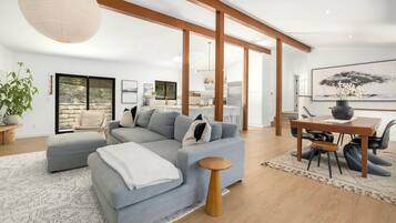 Televisión, videojuegos y oficina