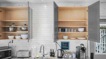 Micro-ondes, four, plaque de cuisson, lave-vaisselle