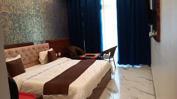 6 chambres, Wi-Fi, draps fournis