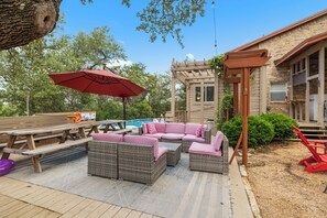 Outdoor dining - Hill Country Multi Home Resort (Spicewood)