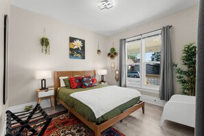 3 bedrooms, desk, iron/ironing board, WiFi