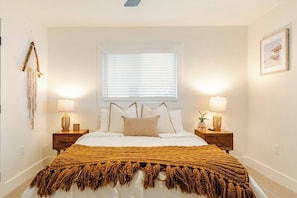 3 bedrooms, iron/ironing board, travel cot, free WiFi - 3BR Heated Saltwater Pool Home Near AMI and IMG (Bradenton)