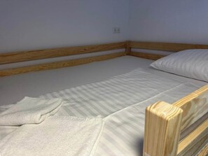1 Schlafzimmer, Bügeleisen/Bügelbrett