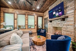 Télévision, cheminée