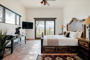 4 slaapkamers, een strijkplank/strijkijzer, gratis wifi, beddengoed