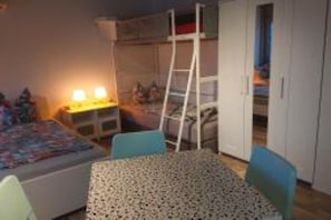3 bedrooms, WiFi, bed sheets