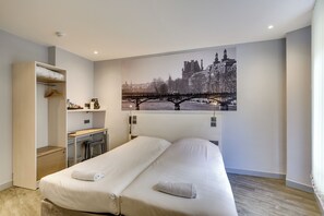 Chambre avec lits jumeaux | Bureau, Wi-Fi gratuit