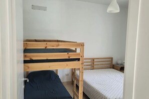 3 Schlafzimmer, Bügeleisen/Bügelbrett, Bettwäsche