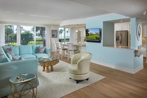 TV - Esplanade Club at Park Shore (Naples)