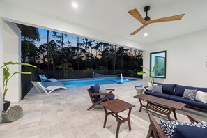 House, Accessible | 5 bedrooms - Tropical 5-br House With Pool and Outdoor Kitchen (Naples)
