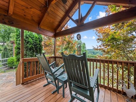 Terrace/patio. One Bedroom Cabin 43 Acre Retreat Pets OK- Fenced, Private, Views, Internet