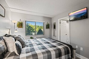 2 bedrooms, desk, free WiFi, bed sheets
